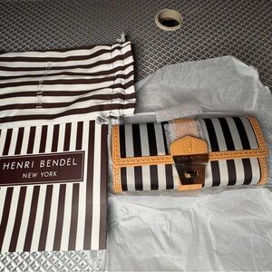 Henri Bendel Black and Tan Women's Wallet